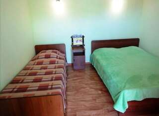 Гостевой дом У Наиры Новый Афон Трехместный номер эконом-класса-3