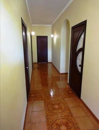 Гостевой дом У Наиры Новый Афон Четырехместный номер "Комфорт"-10